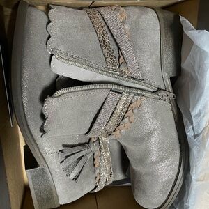 Crown Vintage Callie Boot Taupe Kids Size 3 New in Box